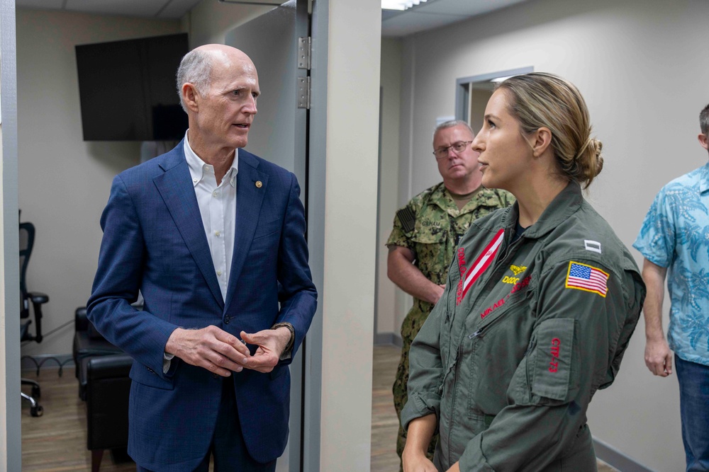 Sen. Rick Scott Visits COMLOG WESTPAC