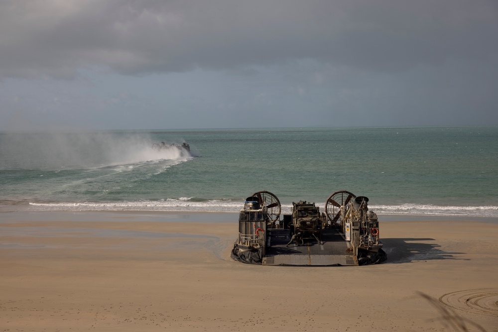 BLT 2/1 Conducts Amphibious Raid During Talisman Sabre 23