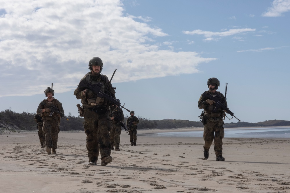 BLT 2/1 Conducts Amphibious Raid During Talisman Sabre 23