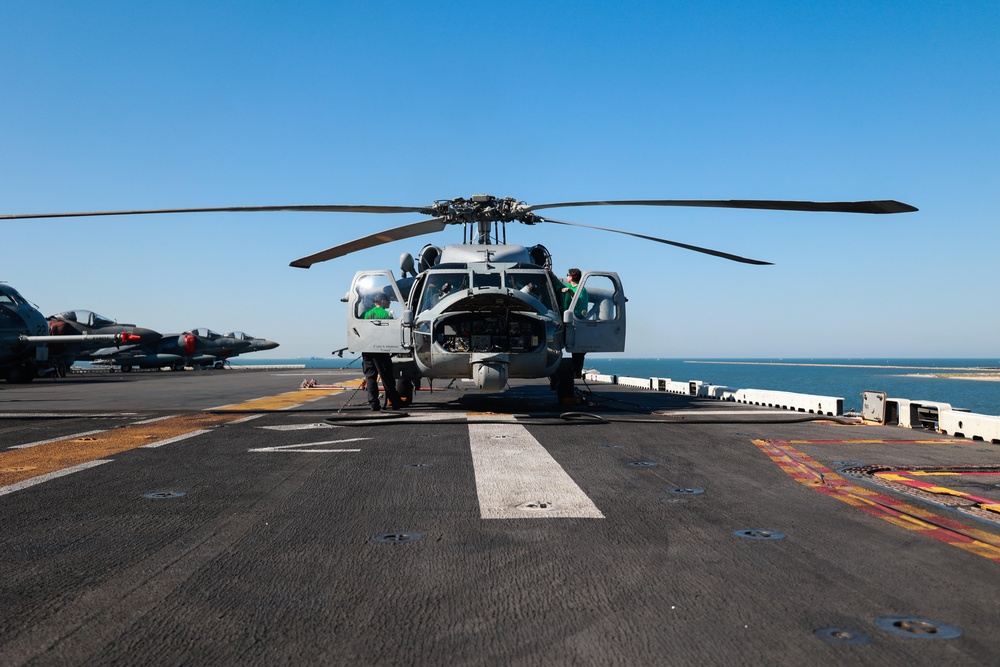 HSC-26 Sailors Perform Maintenance During Bataan Suez Canal Transit