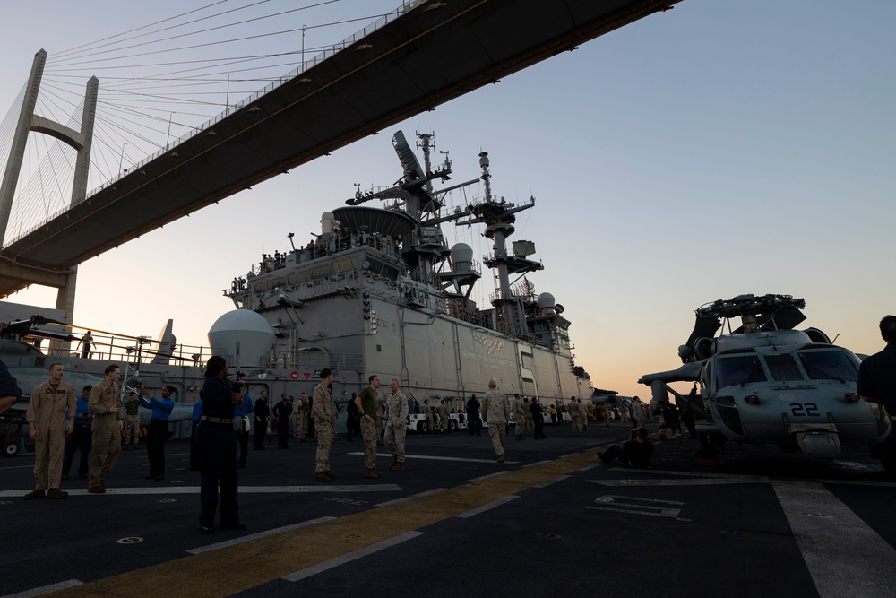 USS Bataan Transits the Suez Canal