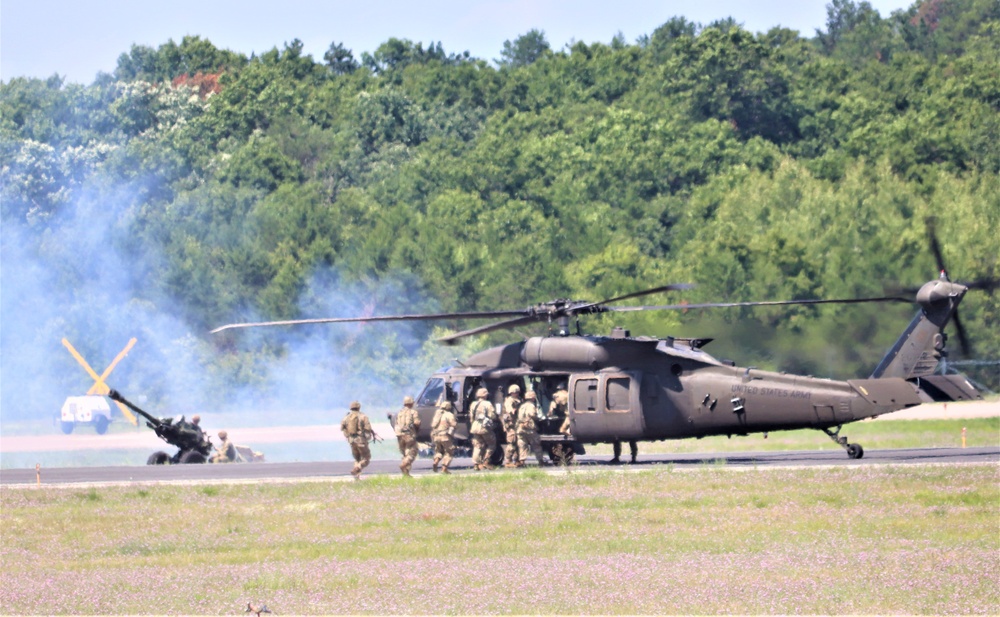 Wisconsin National Guard's 1st Battalion, 147th Aviation Regiment supports airshow 'dress rehearsal' event at Fort McCoy