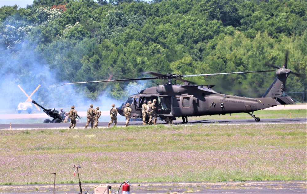 Wisconsin National Guard's 1st Battalion, 147th Aviation Regiment supports airshow 'dress rehearsal' event at Fort McCoy