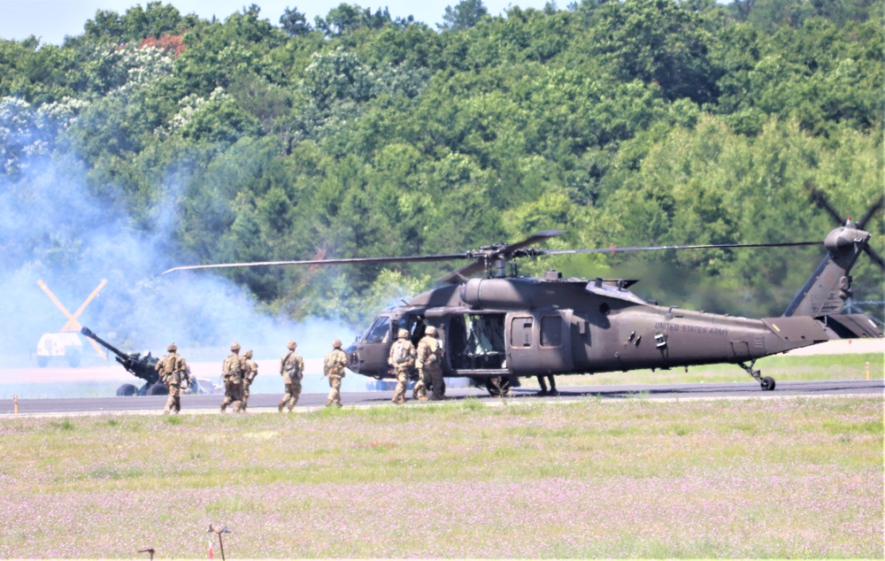 Wisconsin National Guard's 1st Battalion, 147th Aviation Regiment supports airshow 'dress rehearsal' event at Fort McCoy