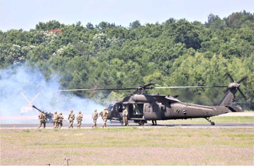 Wisconsin National Guard's 1st Battalion, 147th Aviation Regiment supports airshow 'dress rehearsal' event at Fort McCoy