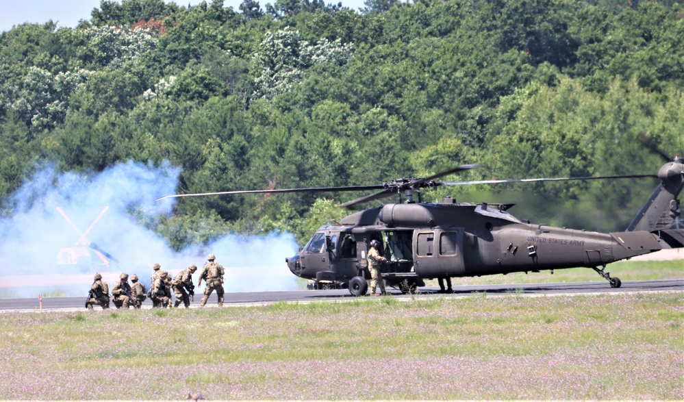 Wisconsin National Guard's 1st Battalion, 147th Aviation Regiment supports airshow 'dress rehearsal' event at Fort McCoy