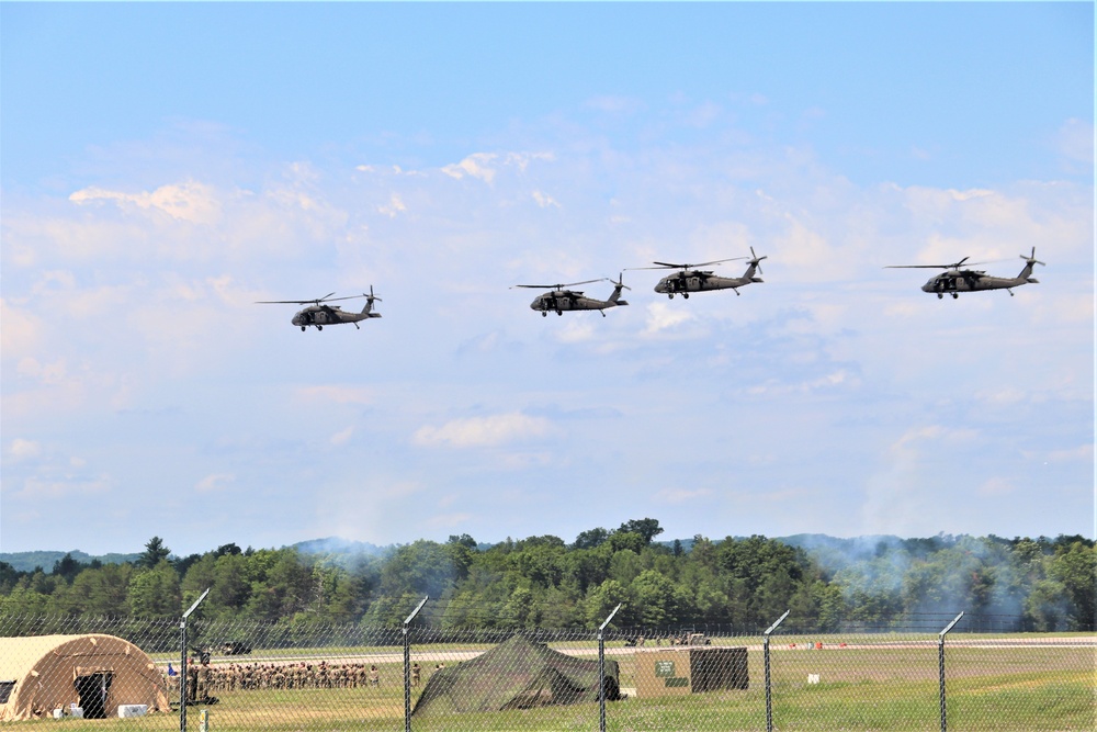 Wisconsin National Guard's 1st Battalion, 147th Aviation Regiment supports airshow 'dress rehearsal' event at Fort McCoy