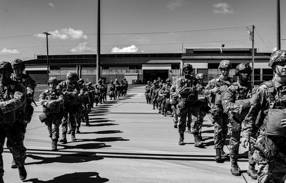 3BCT, 82ABN Conduct C-130 Jumps