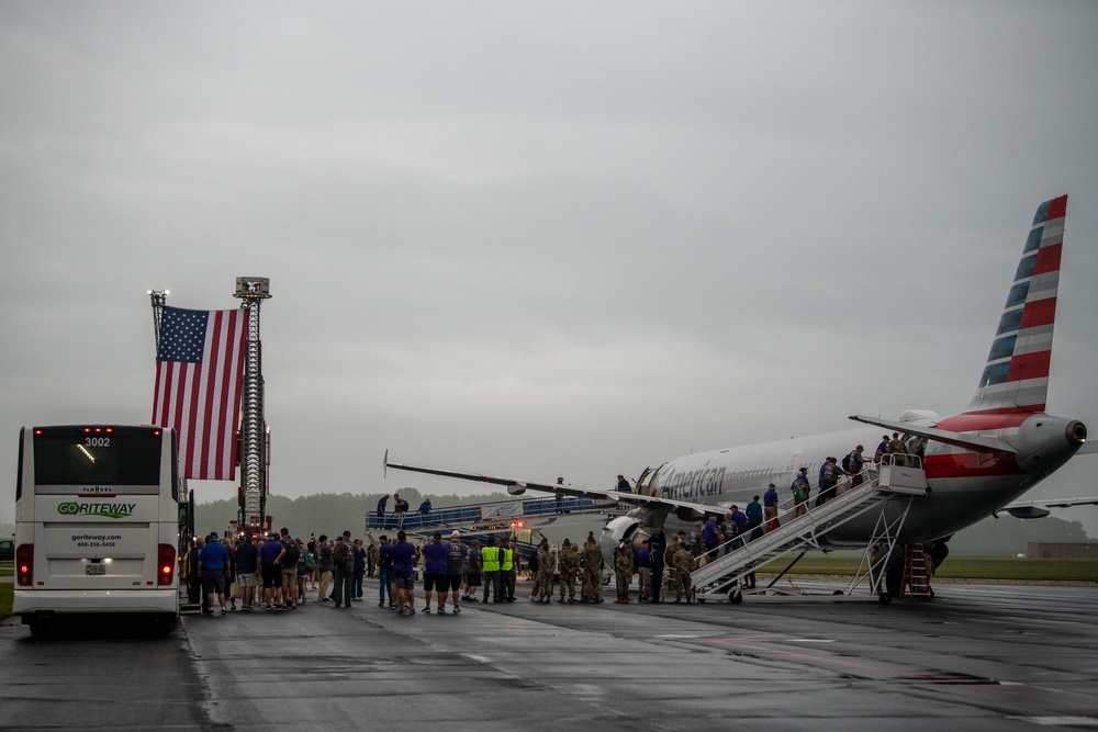 122nd Fighter Wing hosts nation’s first Purple Heart Honor Flight