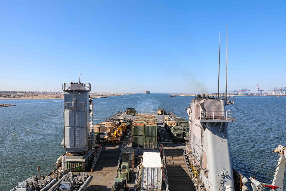 USS Carter Hall Transits Suez Canal