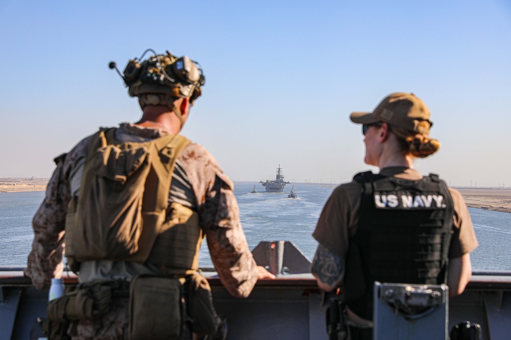 USS Carter Hall Transits Suez Canal