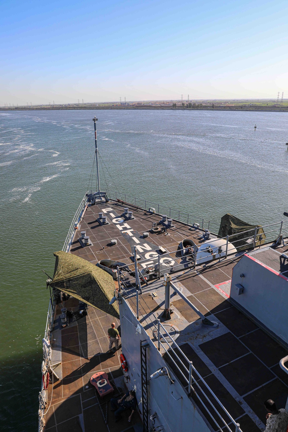 USS Carter Hall Transits Suez Canal