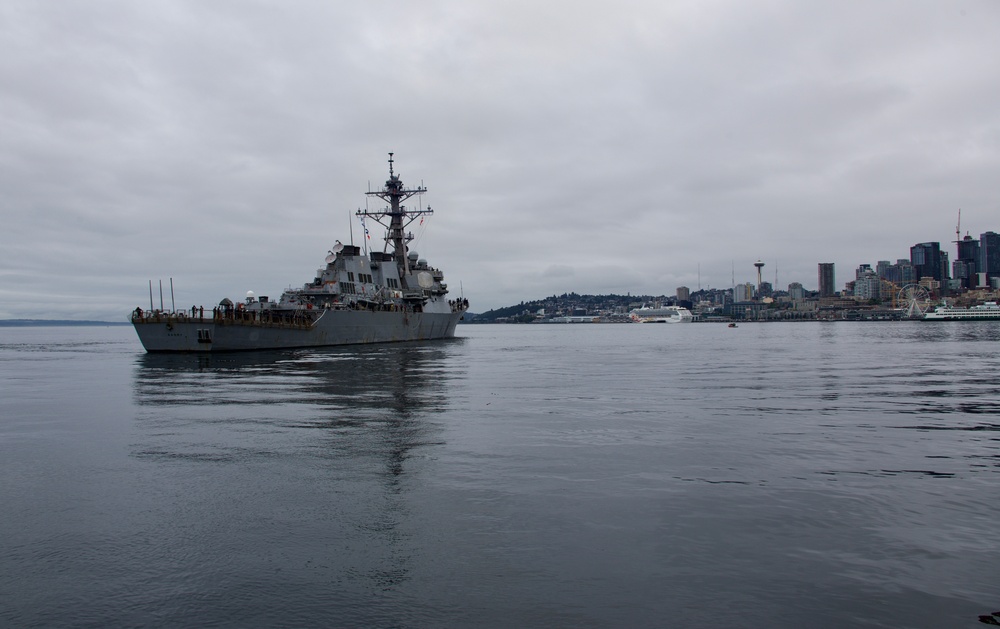 USS Barry Departs Seattle Fleet Week