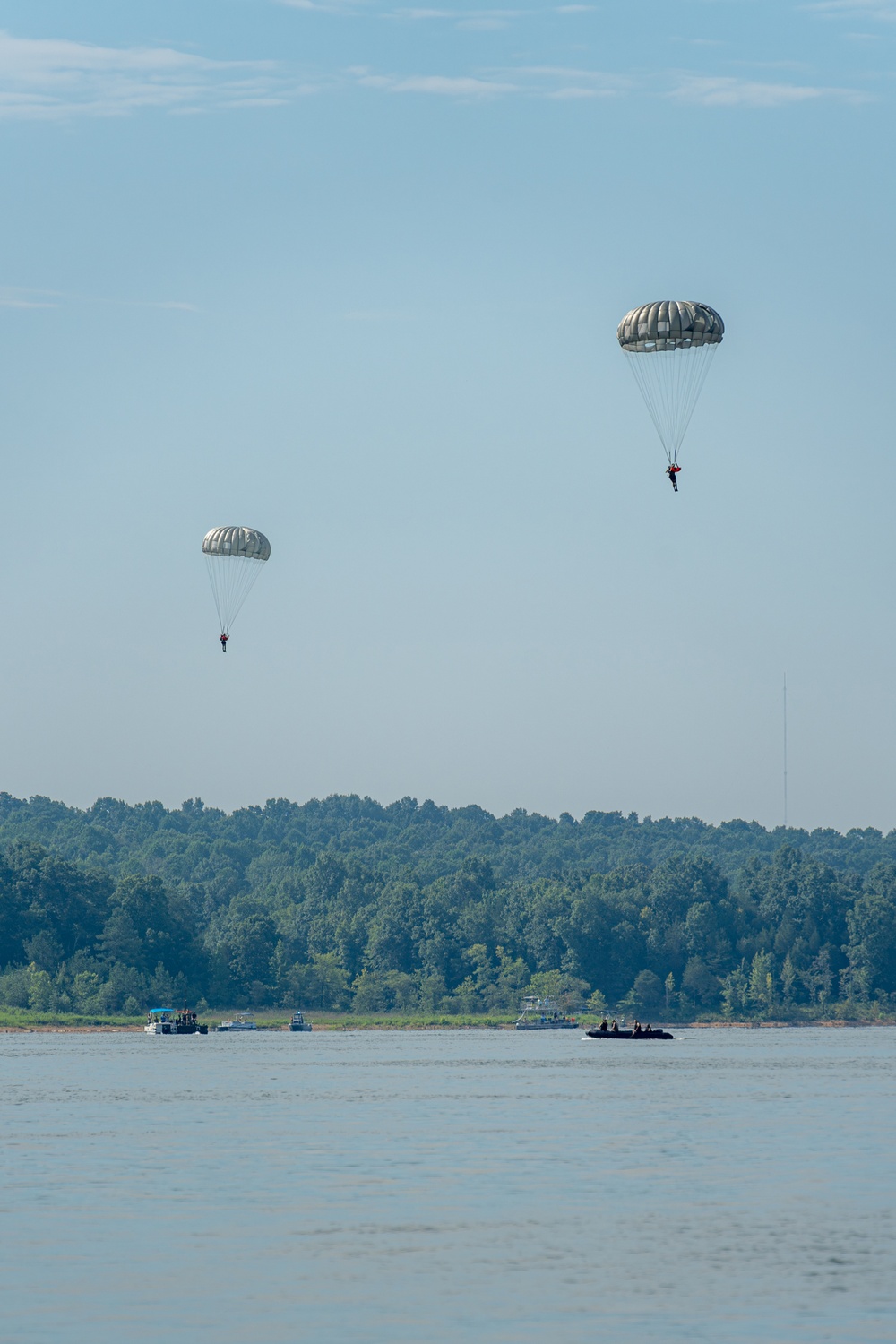 Green River Lake becomes temporary 'drop zone' for Kentucky National Guard