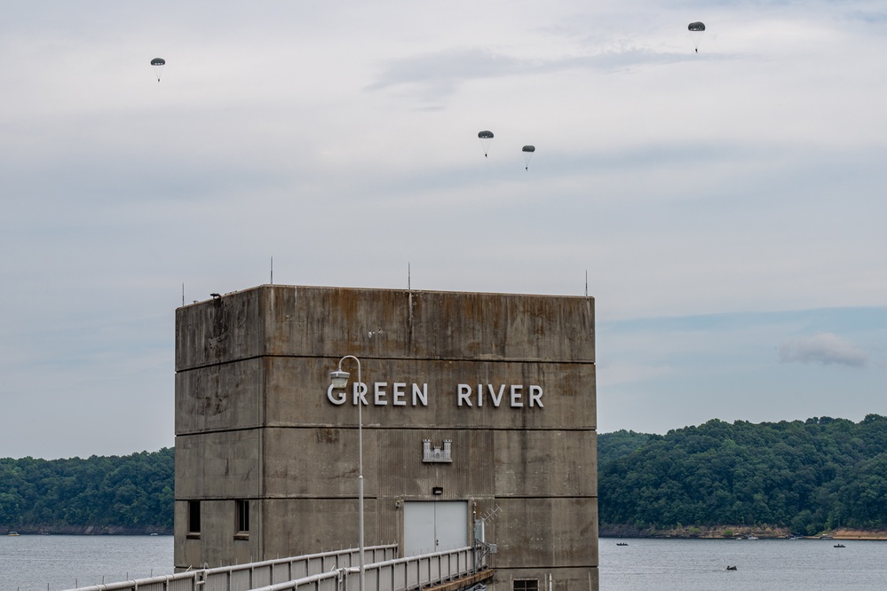 Green River Lake becomes temporary 'drop zone' for Kentucky National Guard