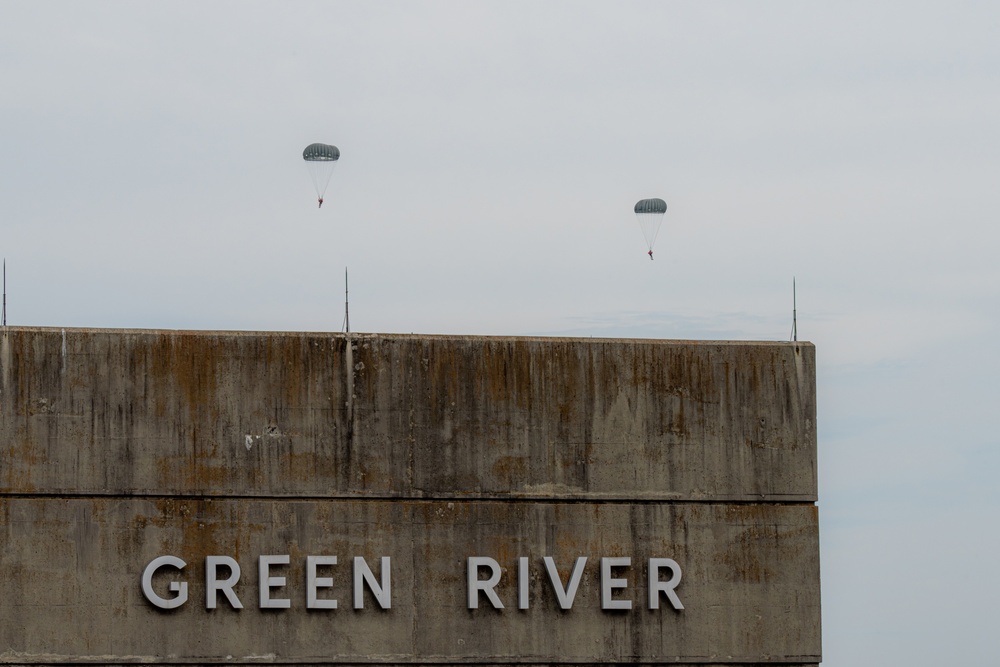 Green River Lake becomes temporary 'drop zone' for Kentucky National Guard