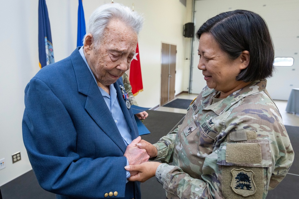 WW II and Vietnam veterans honored at ceremony