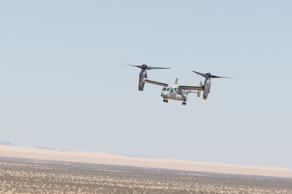 3rd MAW Commanding General flies an MV-22B Osprey