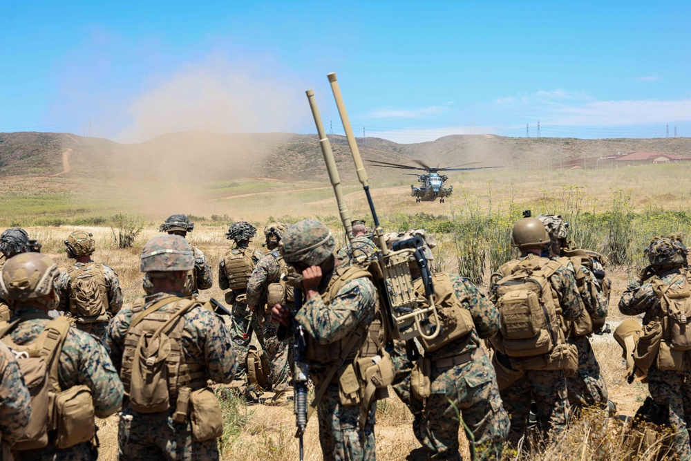 DVIDS - Images - Charlie Company, BLT 1/5 Completes Amphibious Raid ...