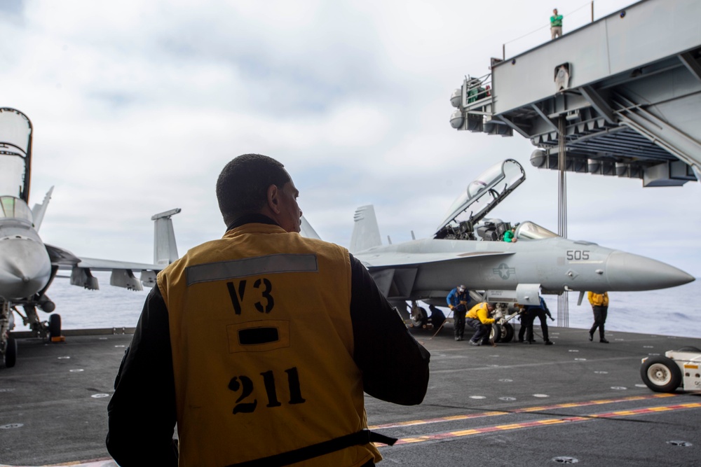 USS Carl Vinson (CVN 70) Conducts Routine Operations