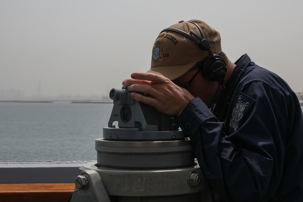 USS Thomas Hudner Arrives in Dubai