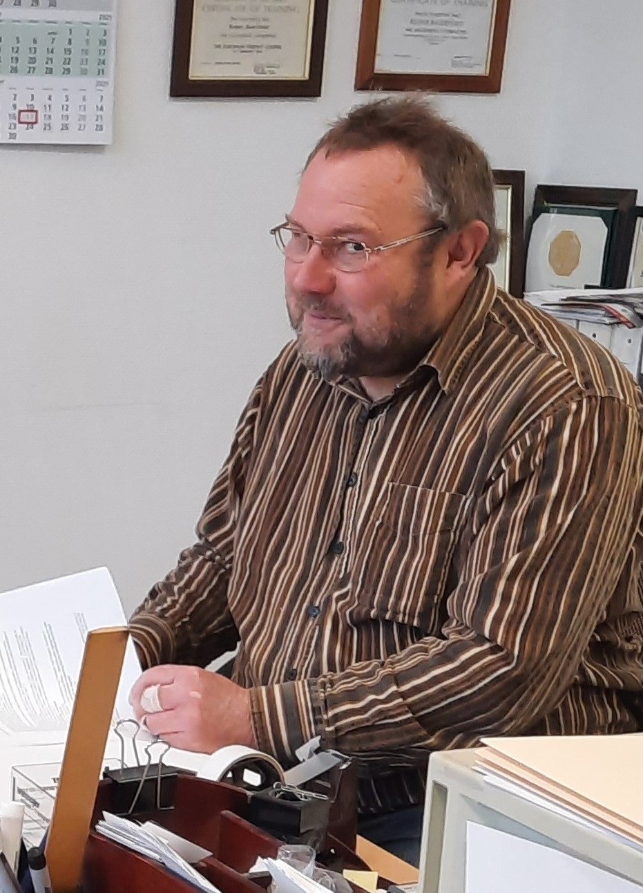 LRC Ansbach employee who served 34 years, 25 concurrently in the Bundeswehr, to retire