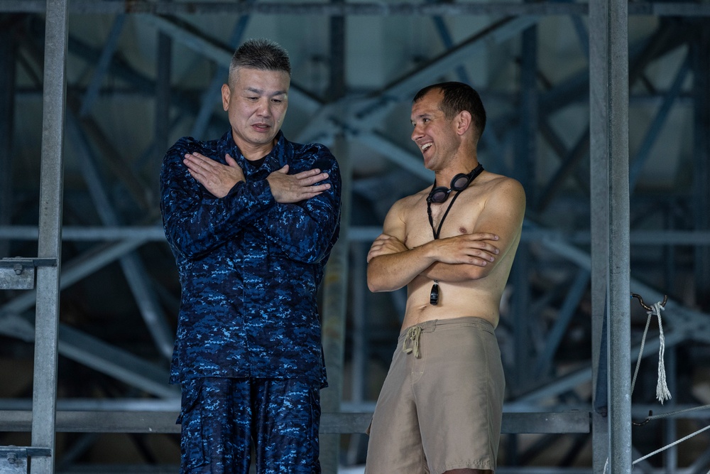 U.S. Marines, JMSDF service members conduct bilateral swim qual