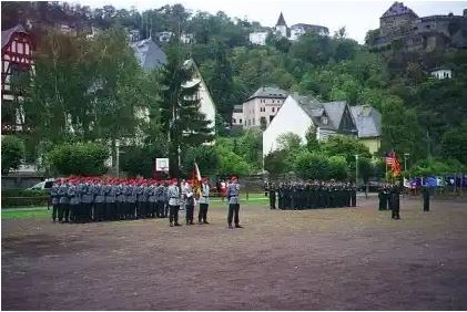 U.S. Army and Sankt Goar Soldiers in a 1999 partnership event