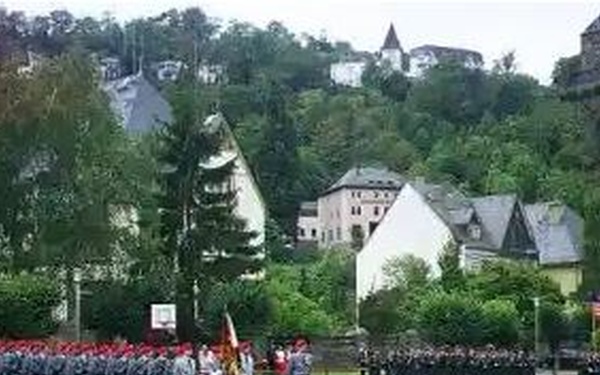 U.S. Army and Sankt Goar Soldiers in a 1999 partnership event