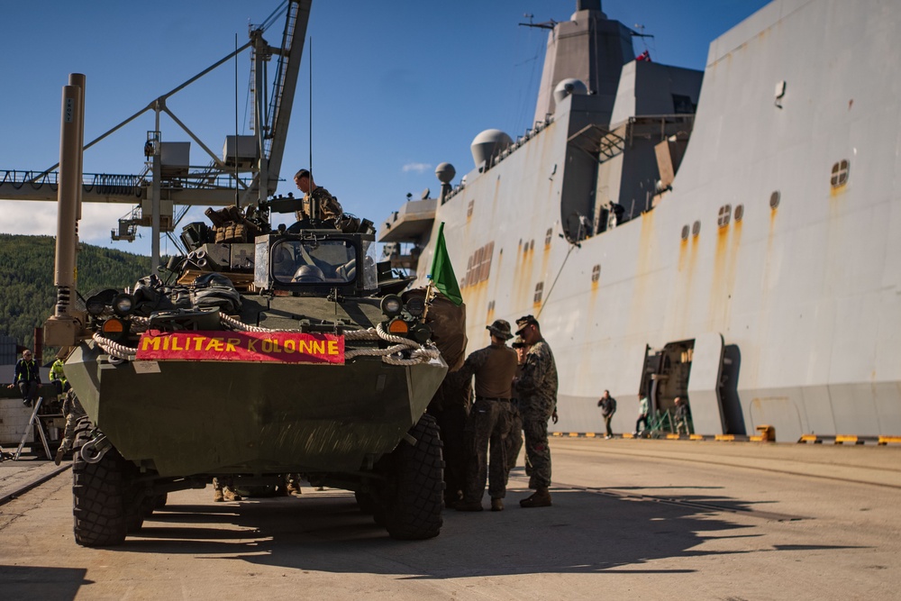 Elements of the 26th Marine Expeditionary Unit head into Norwegian territory