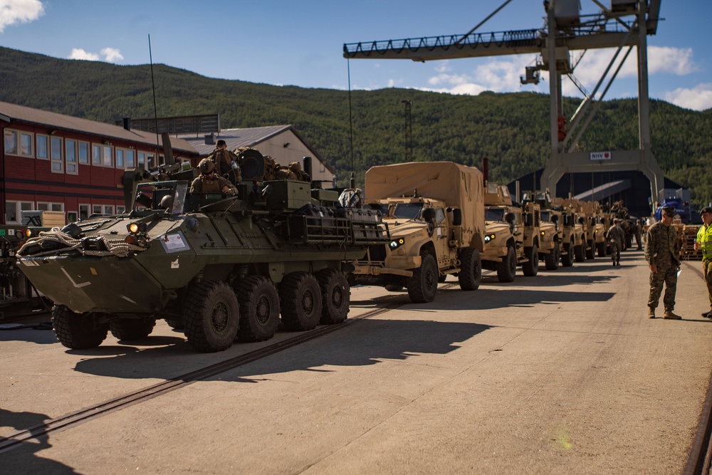 Elements of the 26th Marine Expeditionary Unit head into Norwegian territory