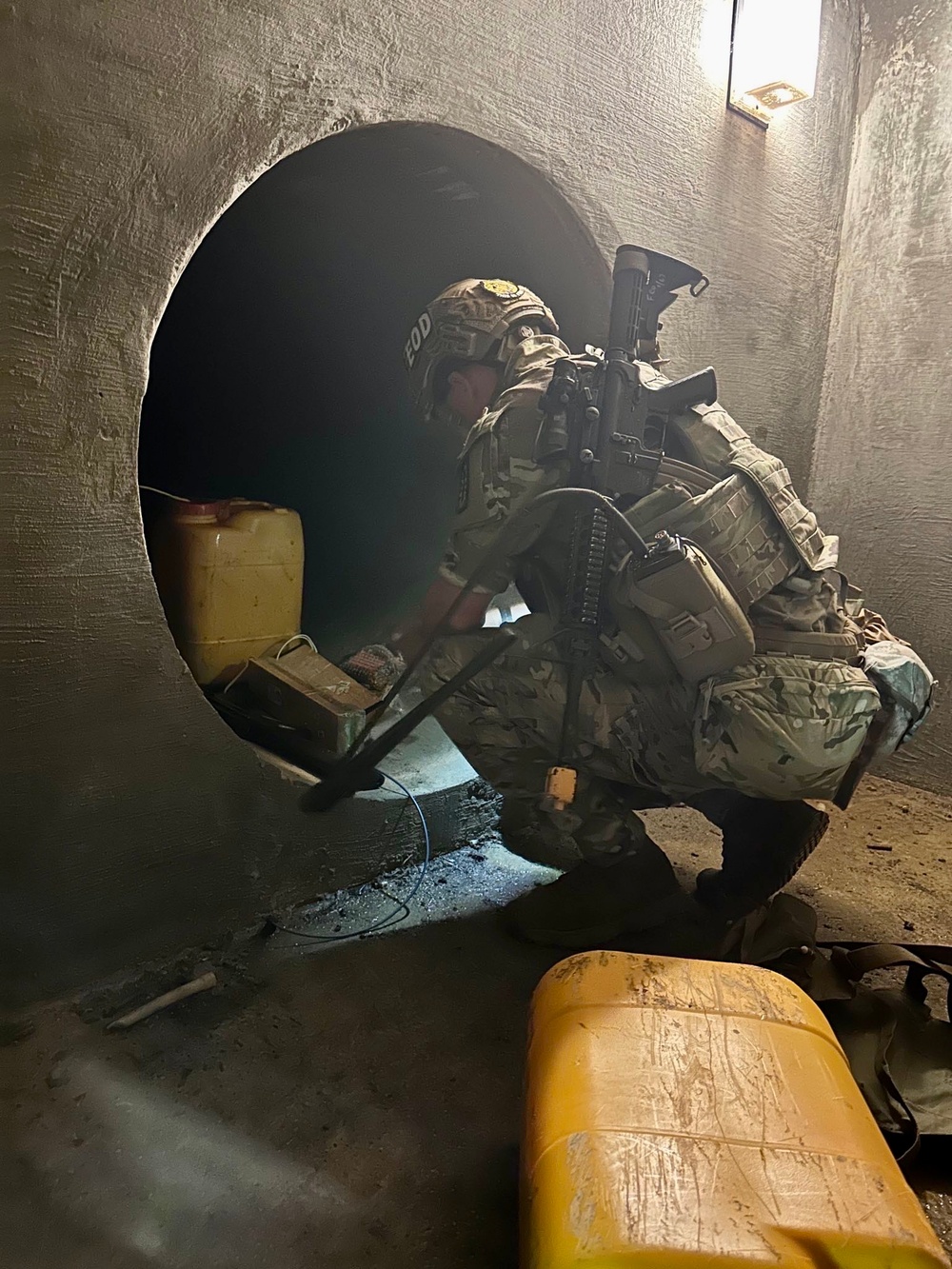 Army Explosive Ordnance Disposal Company supports new bomb suit helmet program