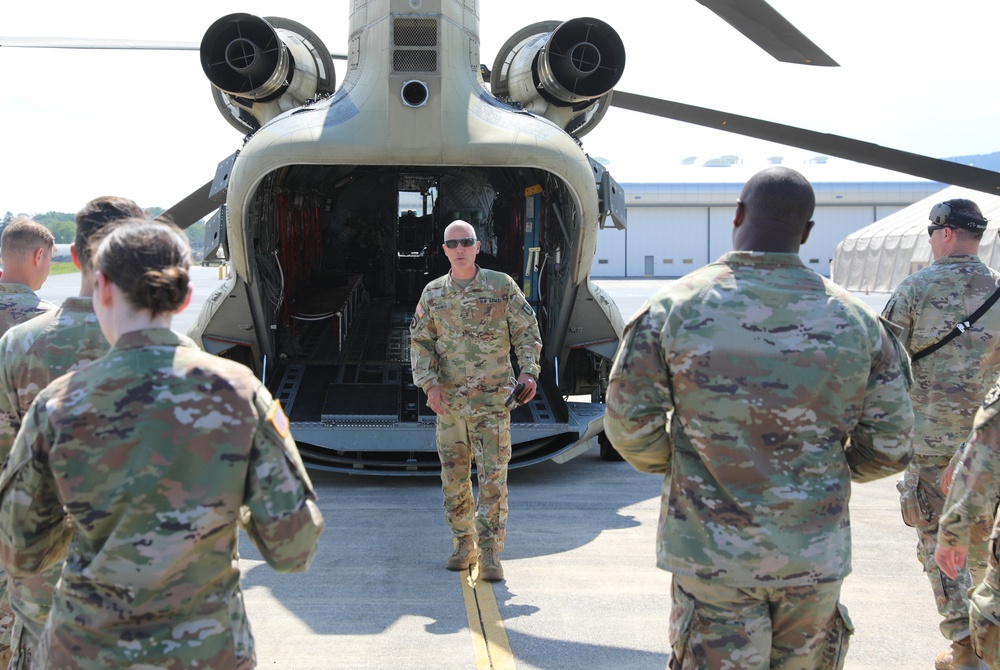 28th ECAB pilot briefs soldiers