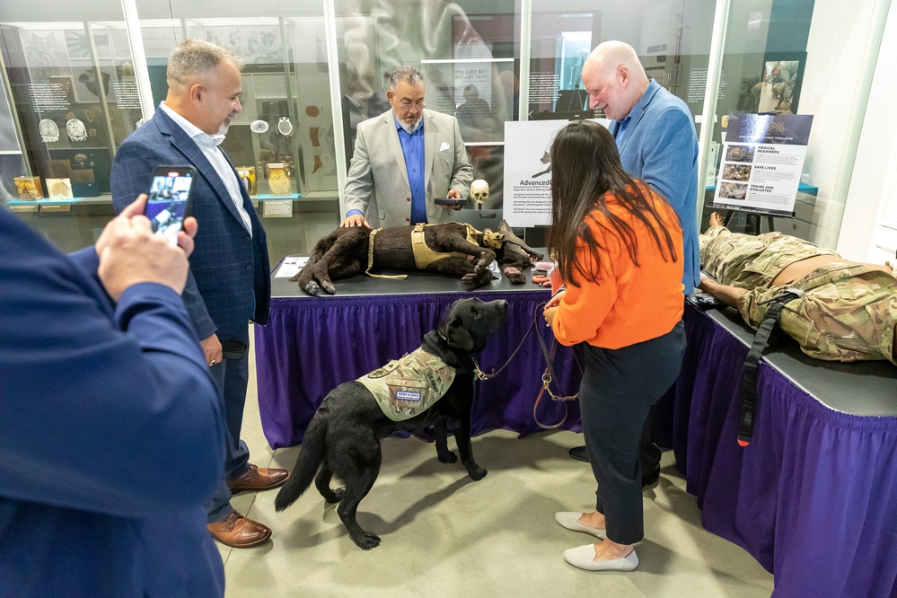 Visitors Participate in the Military Medical Innovation Program