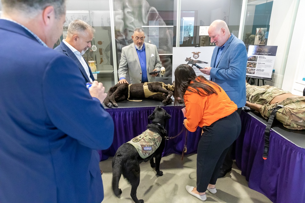 Visitors Participate in the Military Medical Innovation Program