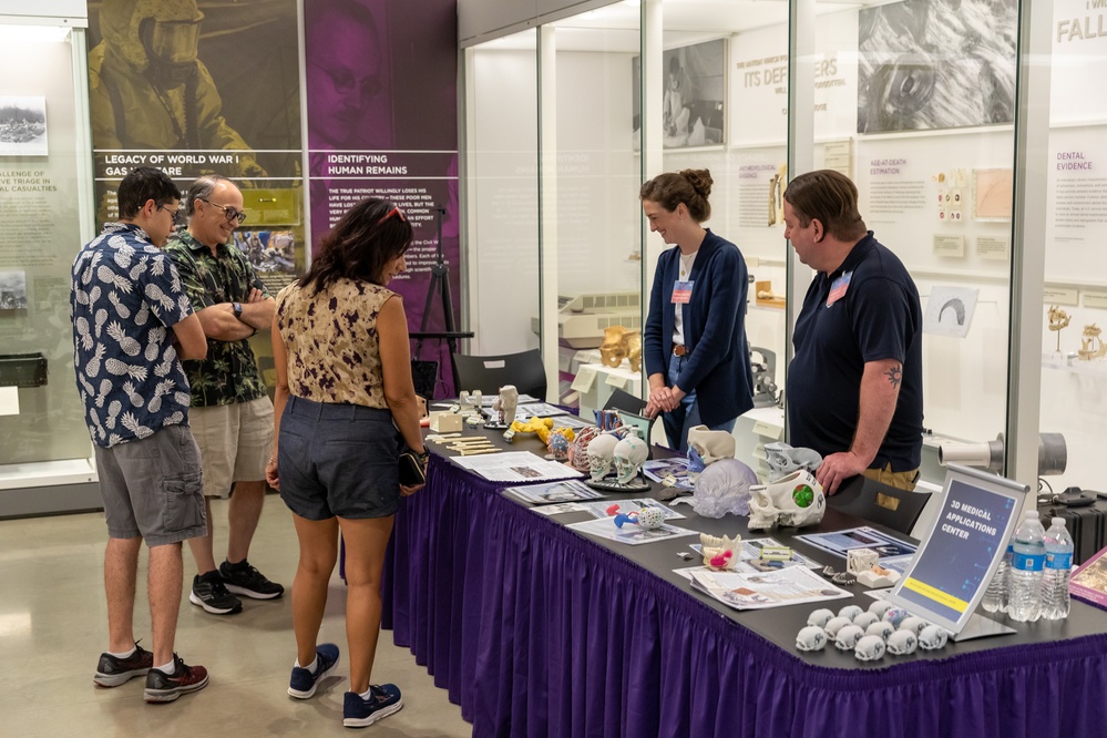 Visitors Participate in the Military Medical Innovation Program