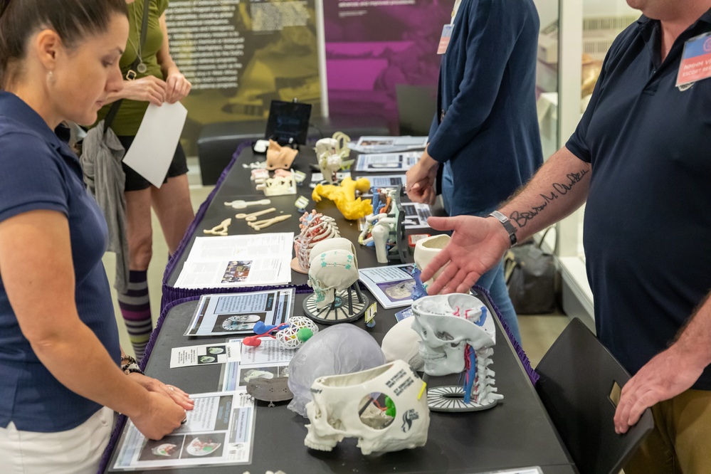 Visitors Participate in the Military Medical Innovation Program