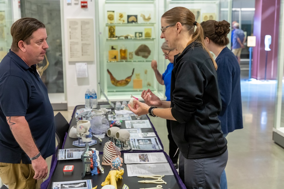 Visitors Participate in the Military Medical Innovation Program