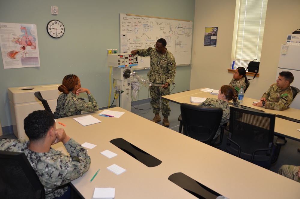 METC Trains Army, Navy Students to be Respiratory Therapy Techs