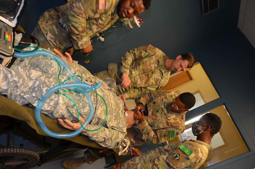 METC Trains Army, Navy Students to be Respiratory Therapy Techs