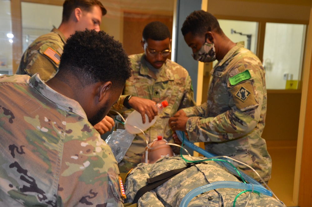 METC Trains Army, Navy Students to be Respiratory Therapy Techs