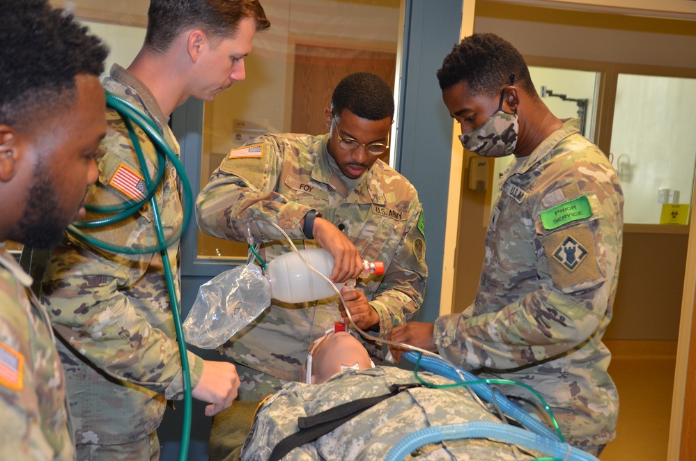 METC Trains Army, Navy Students to be Respiratory Therapy Techs