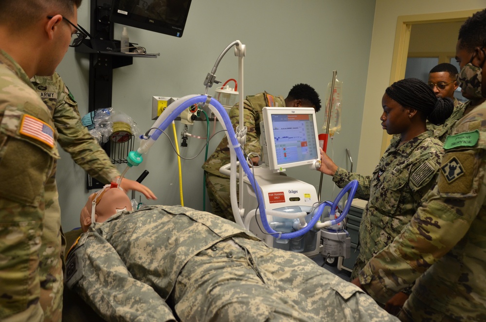 METC Trains Army, Navy Students to be Respiratory Therapy Techs