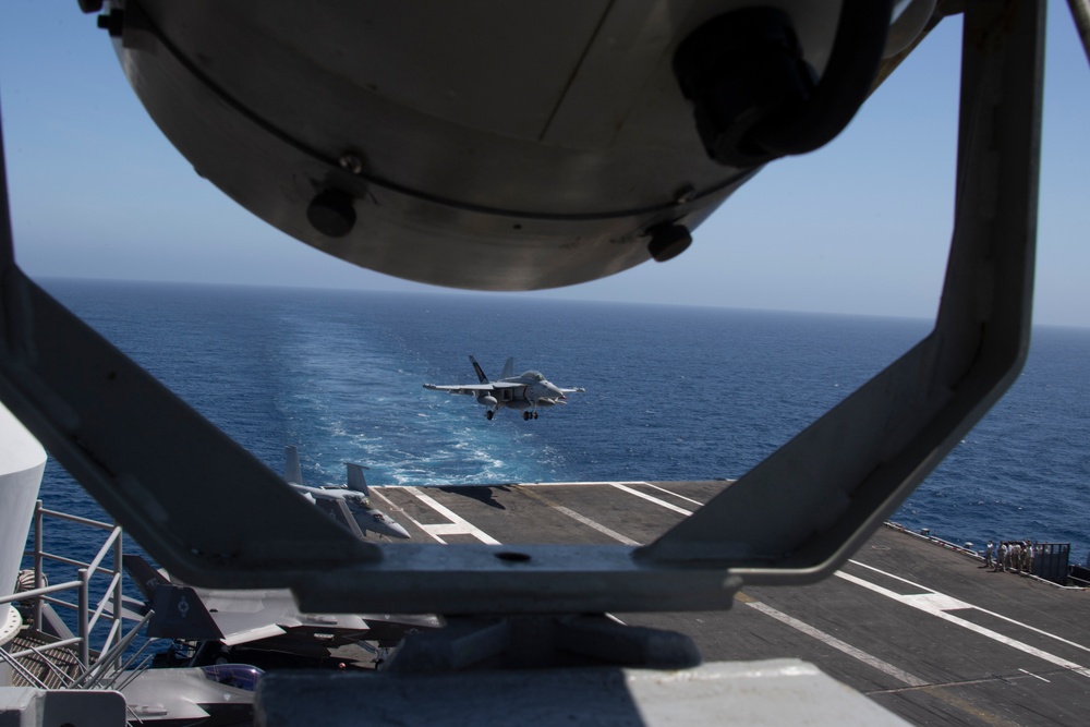 USS Carl Vinson (CVN 70) Conducts Flight Operations