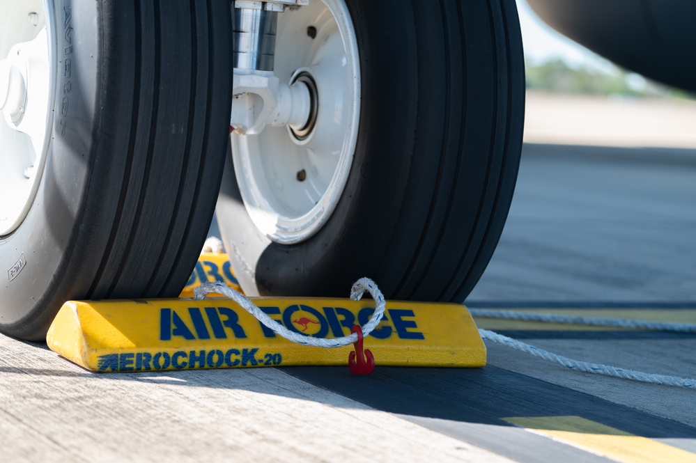 U.S. KC-135 arrives at Darwin during MG23