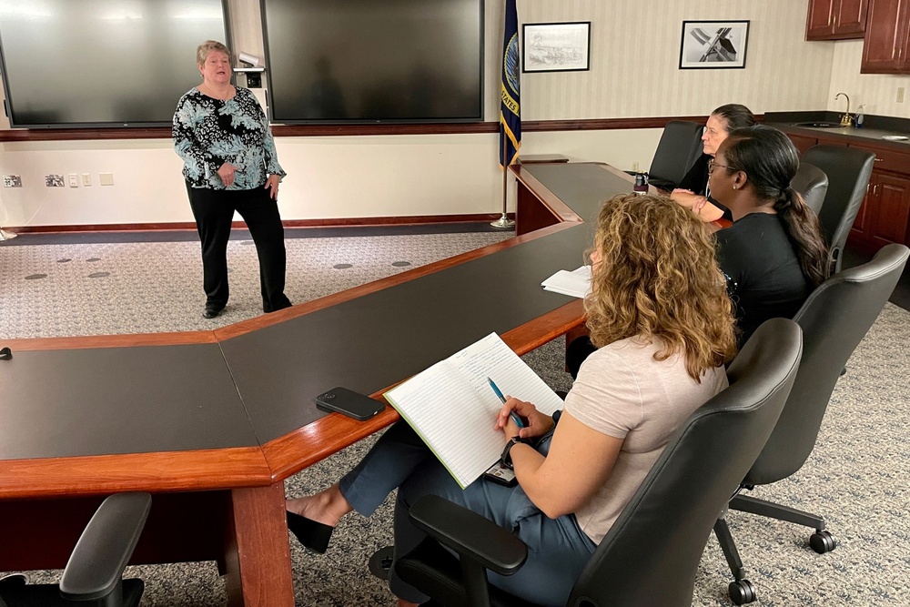 NSWCDD Dam Neck Activity Hosts Mentoring Event