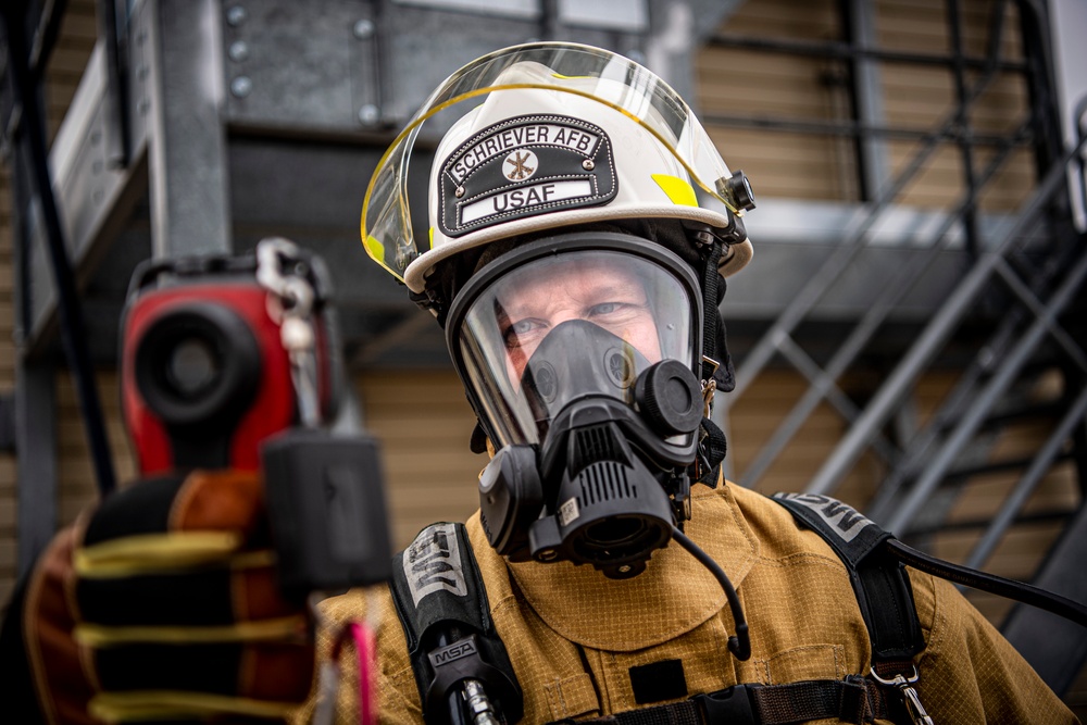 Col Hanson Visits the Schriever SFB Fire Department