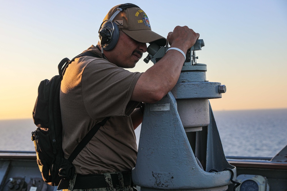 USS Carter Hall Transits Red Sea