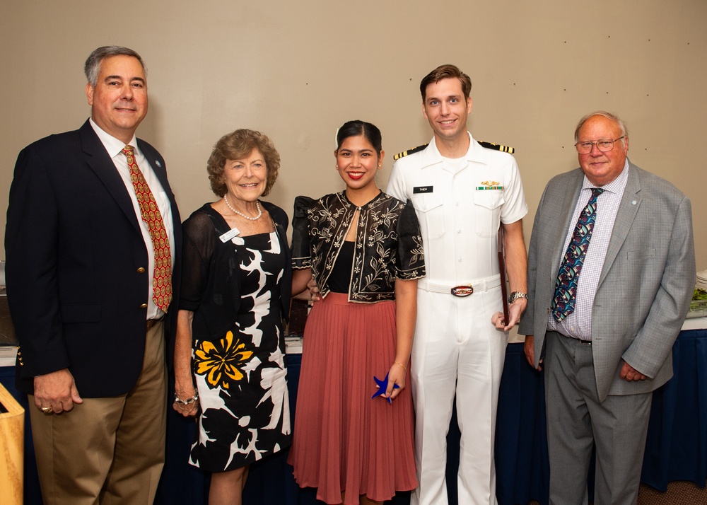 Pilly Lent Award Presented to USS Jefferson City Officer