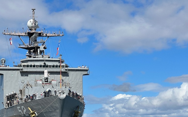 USS Pearl Harbor Arrives at Joint Base Pearl Harbor-Hickam
